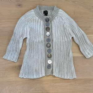 NWOT Pure Collection Women’s Gray 3/4 Sleeve Sweater with Large Buttons size xs